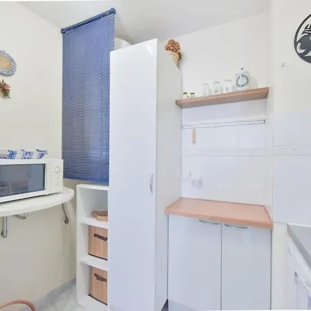 Palm Royal - For 4 With Balcony - 5 Minutes From The * Antibes